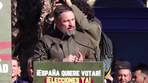 Abascal tacha ante 5.000 personas de "Gobierno cómplice del separatismo golpista" a Sánchez