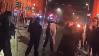 Violent clashes broke out in central Dublin on Thursday evening