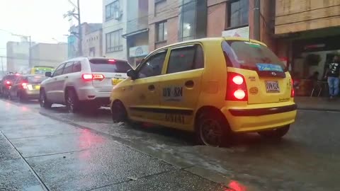 Video: Fuerte tormenta en Bucaramanga y el área metropolitana