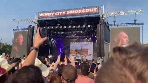 Windy City Smokeout 2022 - Something in the Orange (Zach Bryan) (clip)