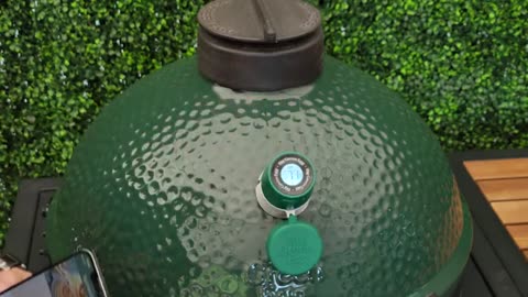 Big Green Egg Bluetooth Dome Thermometer with App._Cut