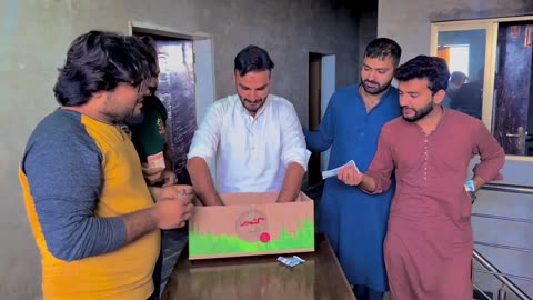 Guess the note and win money Ateeq Chaudhry , Ashar Loonna , Shafiq Jutt