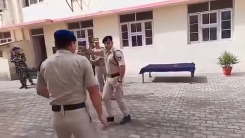 Viral Indian police dance