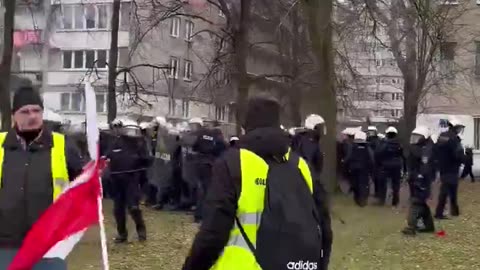 Polish farmers are now protesting in front of the Polish parliament