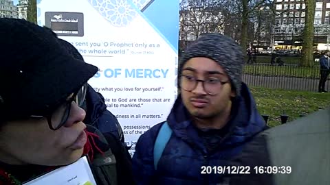 What makes Muslims run away @Speaker Corner Hyde Park