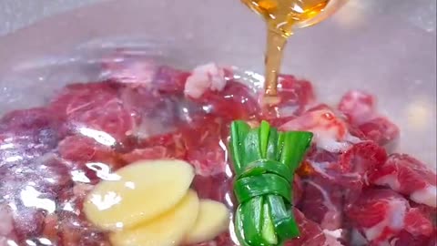 Chinese cuisine, teach you the method of stewing beef soup with radish