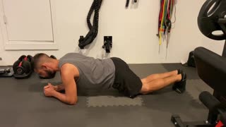 Alternating Knee To Straight Leg Plank