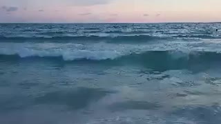 Soothing waves at Panama City beach