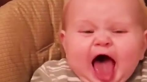 Hilarious hungry babies video- so sweet😂