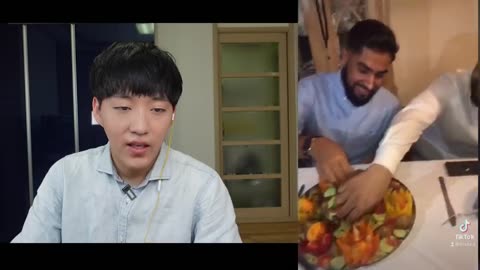 korean guy reacts to muslim tiktoks