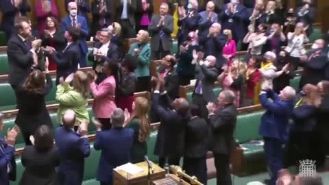 Boris Johnson leads standing ovation for Ukrainian ambassador at PMQs