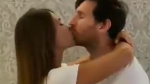Messi's wife Romance