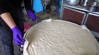 Taiwanese street food-making huge carrot cake