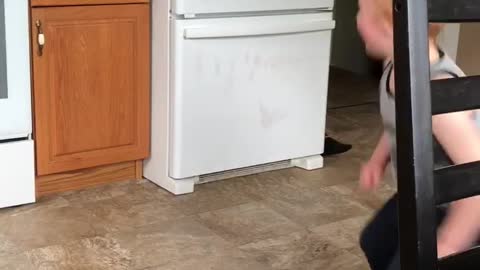 Toddler gots the sugar twerk happening