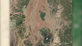 Pakistan: Before/after satellite images of villages flooded
