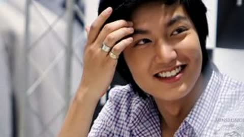 [News] 'Pretty Boy' Lee Min-ho has scratches on his knuckles.... Why?