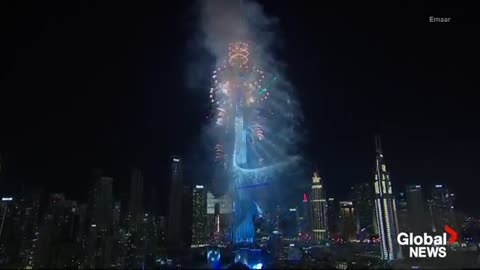 New Year_s 2024_ Dubai puts on thrilling fireworks show at Burj Khalifa