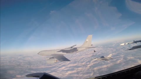 F-16 in-flight refueling