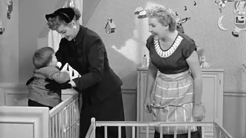 I Love Lucy Season 3 Episode 5 - Baby Pictures