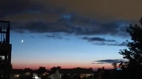 CAUGHT ON VIDEO! White 'Orbs' Fargo, ND, Sunday evening July 31st, 2022...