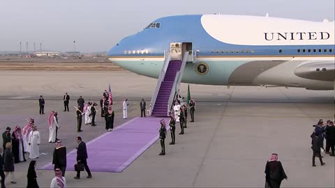 Air Force One arrives at King Abdulaziz International Airport in Jeddah, Saudi Arabia