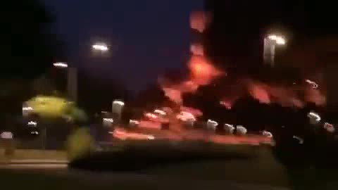 BREAKING: Netherland Patriots are rising! Bill Gates fake meat supermarket is on Fire!
