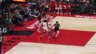 NBA - Wemby alley-oop slam on the fast break 😲 Raptors-Spurs