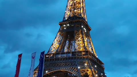 Eiffel Tower Light Show