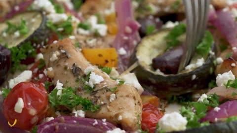 "🌿Savor the Flavors: Mediterranean Chicken & Veg Delight! 🍅 | Easy & Healthy Recipe 🍽️✨"