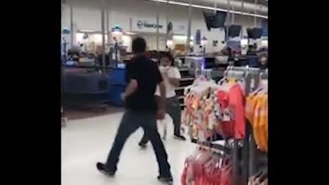 WALMART Anti-Masker Gets Confronted Then gets Beat up for Not Wearing a Mask!