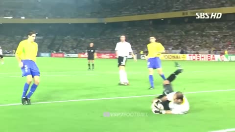 The Day Ronaldinho Became a Brazil Legend