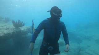 Free-diving Pear Rocks in Bermuda