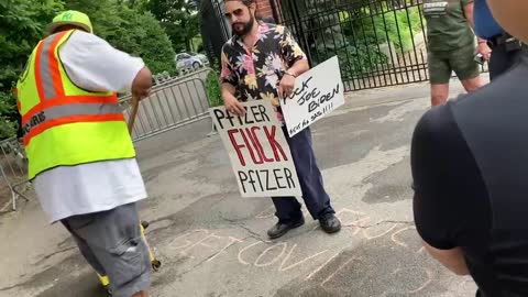 NEW YORKERS Chalk up Mayor’s driveway, lay around in it