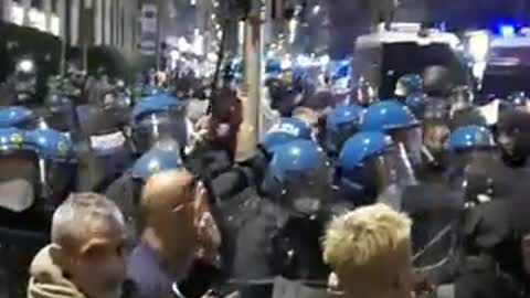 Italy: Protests erupt against vaccine mandates (October 9, 2021)