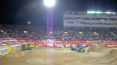 Grave Digger 30th Anniversary ENCORE FREESTYLE - Monster Jam World Finals 2012