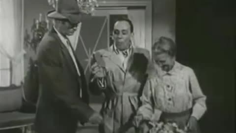 The Beverly Hillbillies - Season 2, Episode 8 (1963) - The Clampetts Are Overdrawn