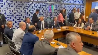 Bolsonaro foi até a Câmara com o embaixador de Israel