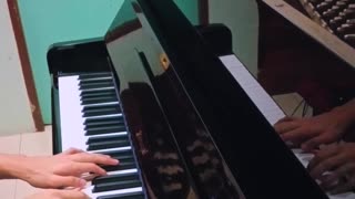 Iphone Ringtone played by Piano