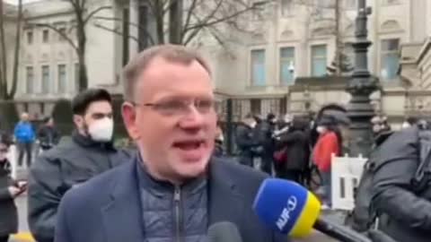 Berlin unter den Linden 26.1.2022 - Arroganz von Polizisten gegenüber Mitgliedern des Bundestages.