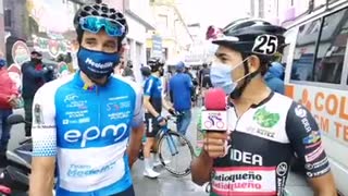 Ciclista Johan Colón hace de periodista en la Vuelta a Colombia
