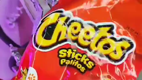 “食安危機揭露07”毛骨悚然…百事公司子公司_Cheetos 樂事生產的膨化食品，是一種芝士口味的膨化玉米粉製成的零食，在高倍顯微鏡下發現數種活的寄生虫