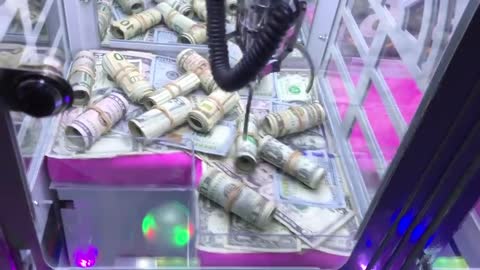 WON CA$H MONEY FROM MINI CLAW MACHINE! | JOYSTICK