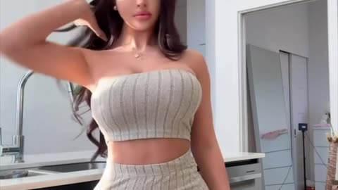 Sylvía_Yasmina_~____Curvy__Model_~_Bio___Facts(720p)