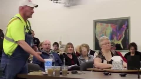 Nebraska farmer asks pro fracking committee to drink water from a fracking zone