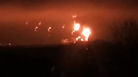 Russian missile targets fuel depot in eastern Ukraine | Huge fireball explosion