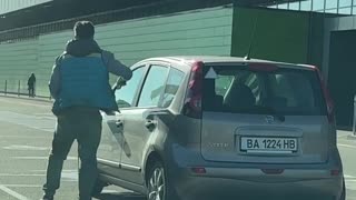 Karma strikes back Litterer finds his trash on car mirrors