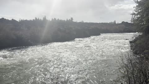 The Wild Wonderland that is Deschutes River – Central Oregon – 4K