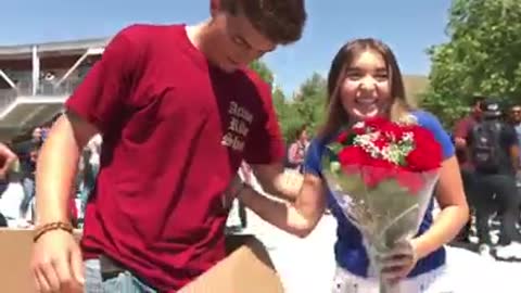 Inventive Teenager Pulls Off Epic Flash Mob Prom Proposal