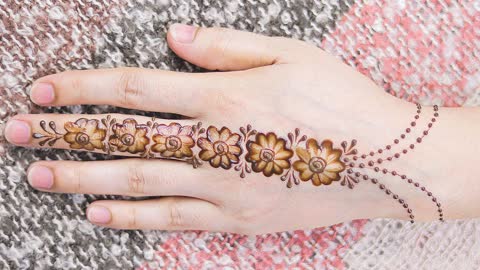 Henna for engraving on the hands No. 4