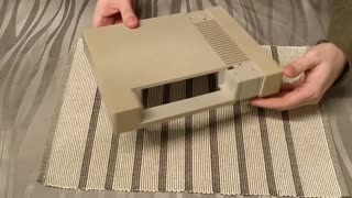 NES Retrobrighting - Remove Yellowing And Restore NES Console Color